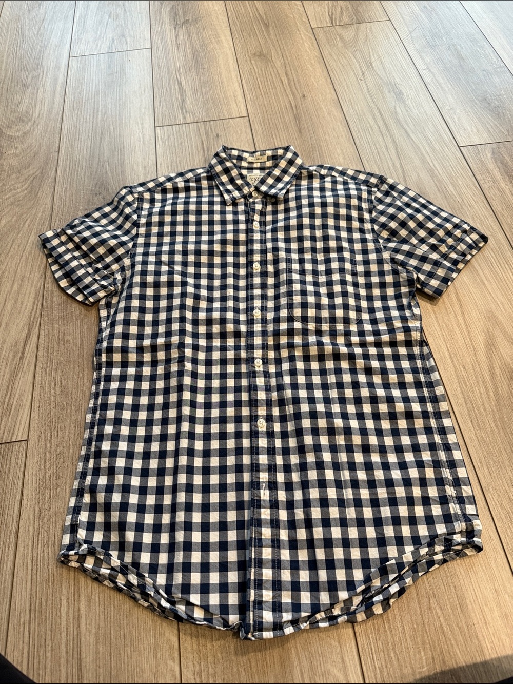 J. Crew Men’s Navy and White Gingham Short sleeve Button-Down Shirt small - Picture 3 of 4